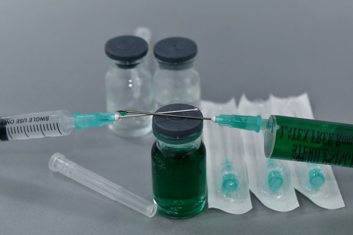 Free picture: medical care, medical school, medicines, needles, syringe ... Free picture: medical care, medical school, medicines, needles, syringe ...