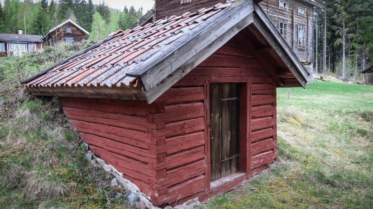 Small Root Cellar Small Root Cellar